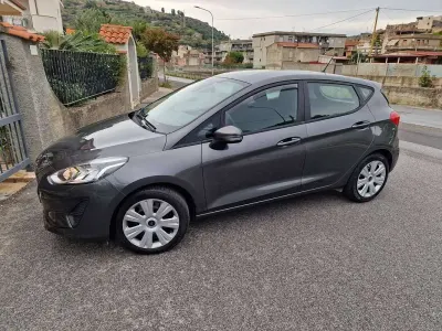 Usata Ford Fiesta 86 CV (63 kW) 2018 Grigio Utilitaria