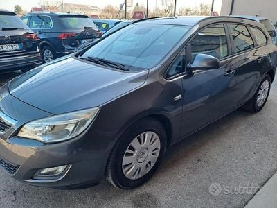 Usata Opel Astra Sport 110 CV (80 kW) 2011 Grigio Station wagon