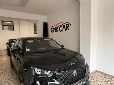 Usata Peugeot 2008 Active 131 CV (96 kW) 2021 Nero SUV