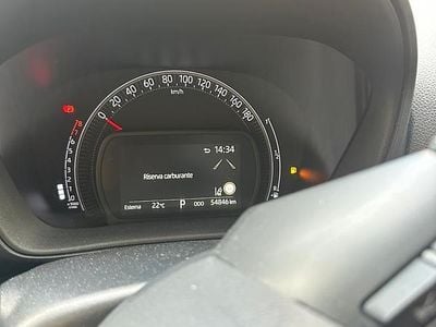 Usata Toyota Aygo X 72 CV (52 kW) 2022 Grigio SUV