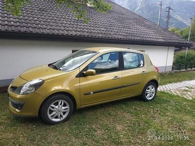 Usata Renault Clio III 75 CV (55 kW) 2006 Giallo Berlina
