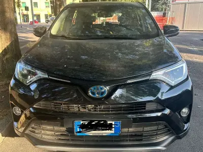 Usata Toyota RAV4 Hybrid Business Edition 155 CV (114 kW) 2016 Nero SUV