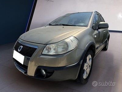 Usata Fiat Sedici 107 CV (78 kW) 2006 Bronzo SUV