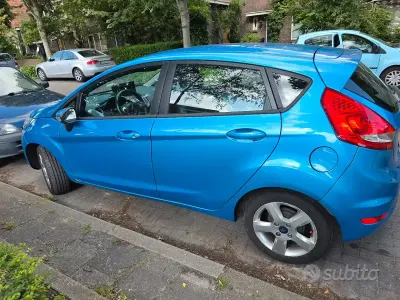 Usata Ford Fiesta 82 CV (60 kW) 2010 Bluazzurro Berlina