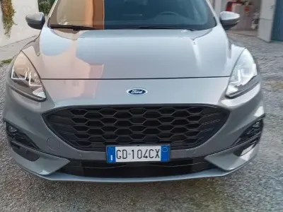 Usata Ford Kuga ST-Line 120 CV (88 kW) 2021 Grigio SUV
