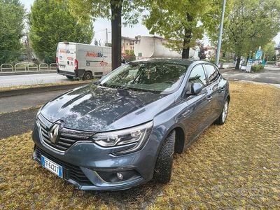 Usata Renault Mégane IV 110 CV (80 kW) 2016 Blu Berlina