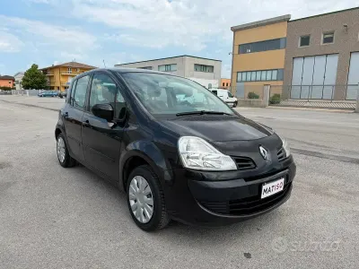 Usata Renault Modus Dynamique 75 CV (55 kW) 2009 Nero Monovolume