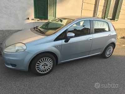Usata Fiat Grande Punto Active 65 CV (47 kW) 2008 Grigio Utilitaria