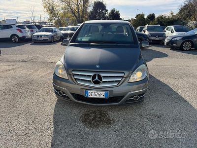 Usata Mercedes B200 Chrome 140 CV (102 kW) 2009 Grigio Monovolume