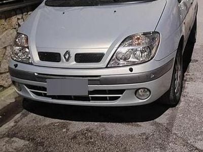 Usata Renault Scénic 102 CV (75 kW) 2001 Monovolume