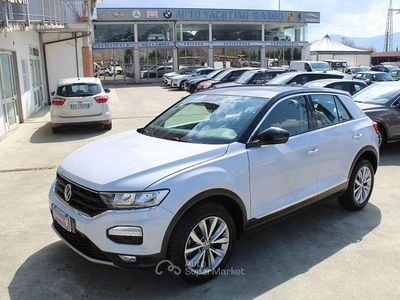 Usata VW T-Roc Style 117 CV (86 kW) 2020 Grigio chiaro SUV