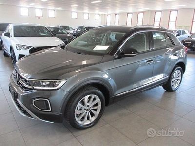 Usata VW T-Roc Style 115 CV (84 kW) 2025 Grigio SUV
