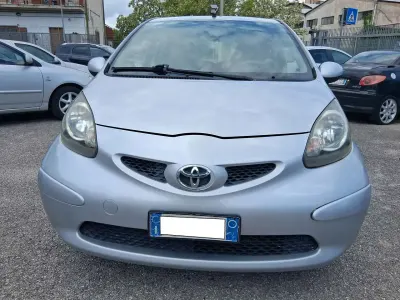 Usata Toyota Aygo Sol 54 CV (39 kW) 2007 Argento Utilitaria