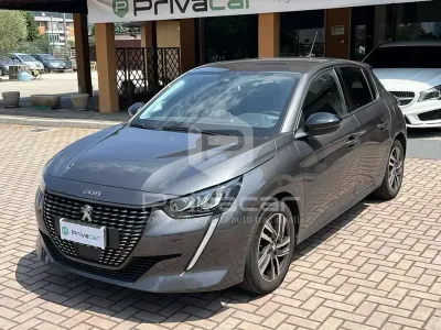 Usata Peugeot 208 Allure 101 CV (74 kW) 2023 Grigio Utilitaria