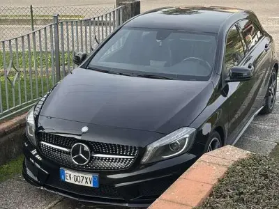 Usata Mercedes A200 Premium 136 CV (100 kW) 2014 Nero Berlina