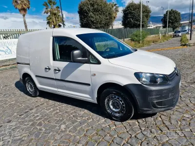Begagnad VW Caddy 102 HK (75 kW) 2015 Vit Minibuss