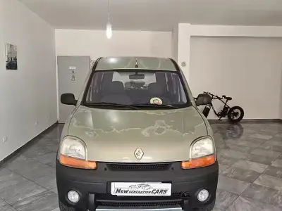Usata Renault Kangoo 80 CV (58 kW) 2003 Verde Monovolume