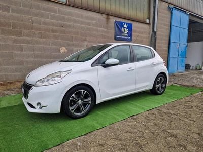 Usata Peugeot 208 Active 95 CV (69 kW) 2014 Bianco Utilitaria