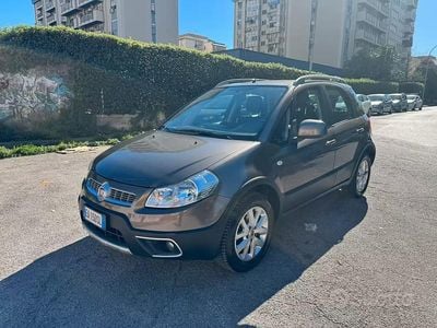 Begagnad Fiat Sedici 120 HK (88 kW) 2010 Grå SUV