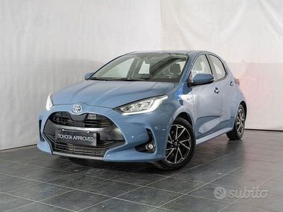 Usata Toyota Yaris Hybrid Trend 115 CV (84 kW) 2021 Blu Utilitaria