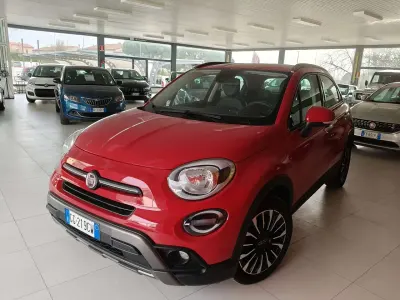 Begagnad Fiat 500 Cross 121 HK (88 kW) 2021 Röd Minibuss