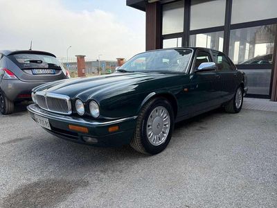 Usata Jaguar XJ 241 CV (177 kW) 1995 Verde Berlina