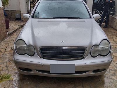 Usata Mercedes 220 2004 Grigio Berlina