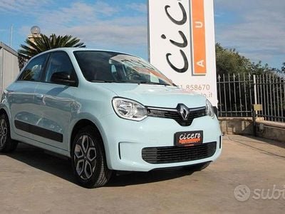Usata Renault Twingo Equilibre 60 kW (82 CV) 2023 Blu Utilitaria