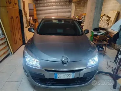 Usata Renault Mégane 110 CV (80 kW) 2010 Grigio Berlina