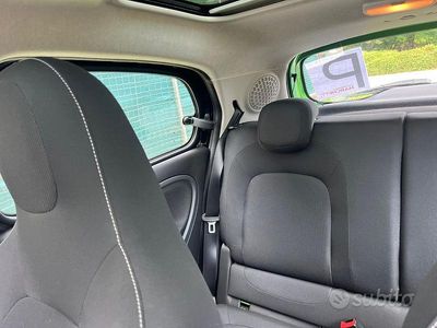 Nero Usata 2018 Smart ForFour Electric Drive Utilitaria | 11.500 € (Cara)