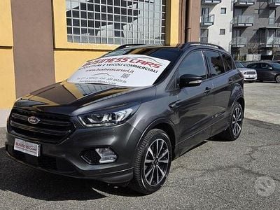 Usata Ford Kuga ST-Line 120 CV (88 kW) 2019 Grigio SUV