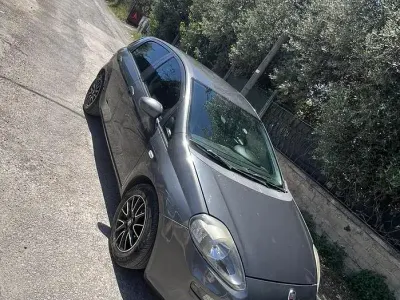 Usata Fiat Punto 75 CV (55 kW) 2015 Grigio Utilitaria