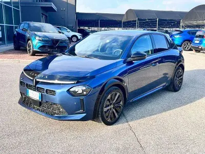 Nuova Lancia Ypsilon 101 CV (74 kW) 2025 Bluazzurro Utilitaria