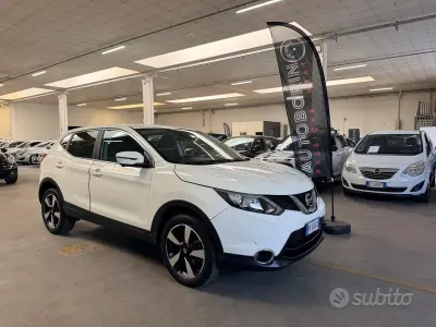 Usata Nissan Qashqai N-Connecta 110 CV (80 kW) 2016 Bianco SUV