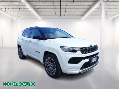 Usata Jeep Compass 180 CV (132 kW) 2022 Bianco pastello SUV