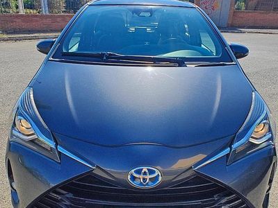 Usata Toyota Yaris Hybrid 99 CV (72 kW) 2019 Grigio Berlina