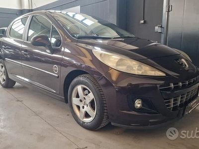 Usata Peugeot 207 Active 70 CV (51 kW) 2011 Grigio Berlina