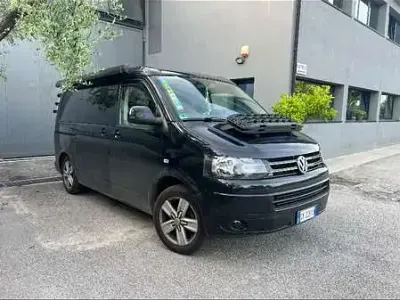 Usata VW California Beach 140 CV (102 kW) 2011 Nero Furgone