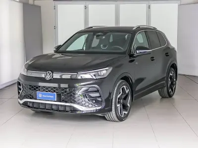Usata VW Tiguan R-line 150 CV (110 kW) 2025 Grenadill black metallizzato SUV
