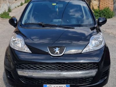 Usata Peugeot 107 68 CV (50 kW) 2011 Nero Utilitaria
