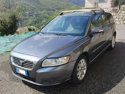 Usata Volvo V50 Momentum 136 CV (100 kW) 2008 Grigio Station wagon