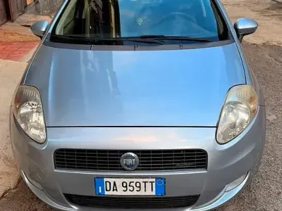Usata Fiat Grande Punto 75 CV (55 kW) 2006 Utilitaria
