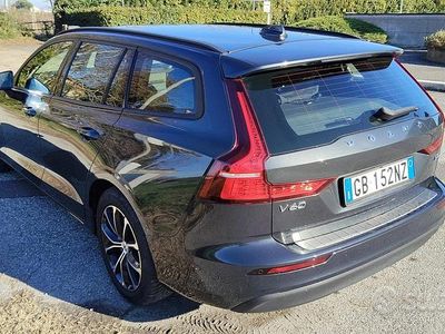 Grigio Usata 2020 Volvo V60 Station wagon | 16.000 € (Buon prezzo)