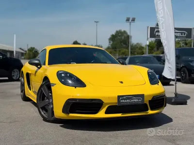 Usata Porsche 718 Cayman Chrono 300 CV (220 kW) 2020 Giallo Coupé