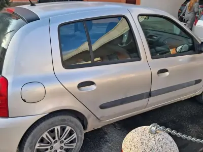 Usata Renault Clio II 58 CV (42 kW) 2008 Argento Berlina