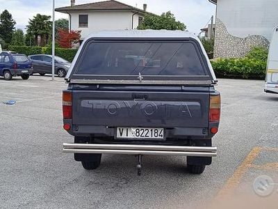Begagnad Toyota HiLux 97 HK (71 kW) 1990 Grön Pickup
