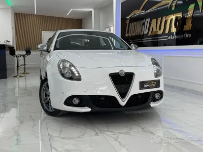 Begagnad Alfa Romeo Giulietta Super 120 HK (88 kW) 2017 Vit Halvkombi