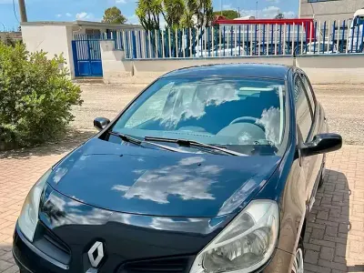 Usata Renault Clio II 58 CV (42 kW) 2007 Nero Berlina