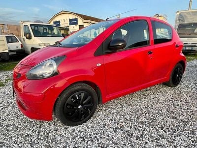 Usata Toyota Aygo 67 CV (49 kW) 2008 Rosso Utilitaria