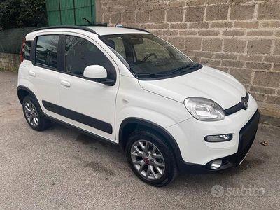 Usata Fiat Panda 4x4 S 95 CV (69 kW) 2016 Bianco Utilitaria